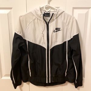 WMNS Nike windbreaker
